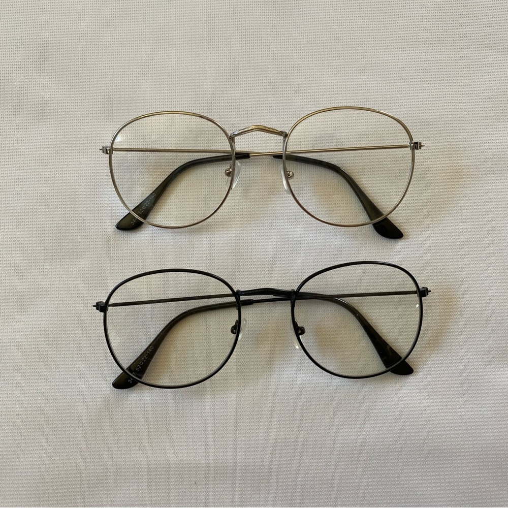 Silver and Black Round Glasses Set